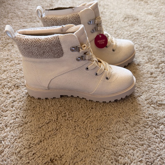 Girls Cream Ankle Boots size 3 - Picture 3 of 5